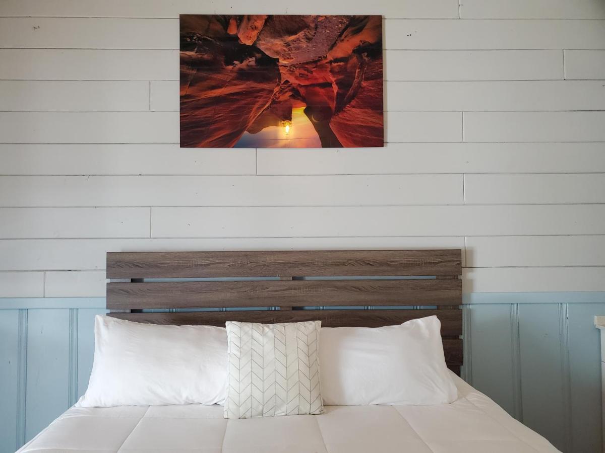 Hollywood Gardens Inn & Suites ภายนอก รูปภาพ