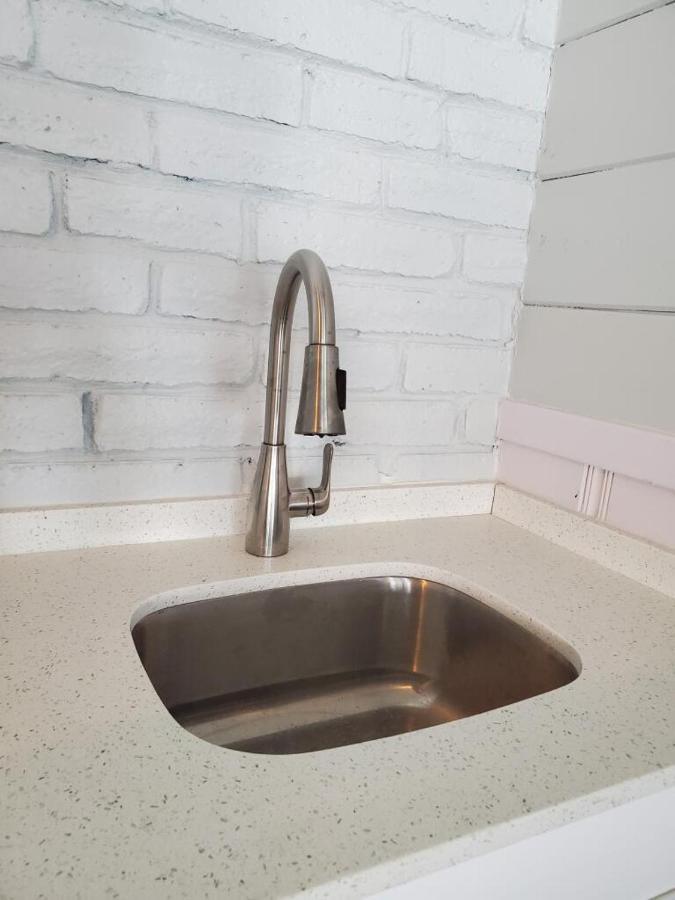 Hollywood Gardens Inn & Suites ภายนอก รูปภาพ