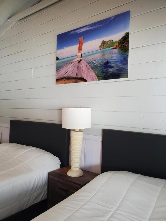 Hollywood Gardens Inn & Suites ภายนอก รูปภาพ